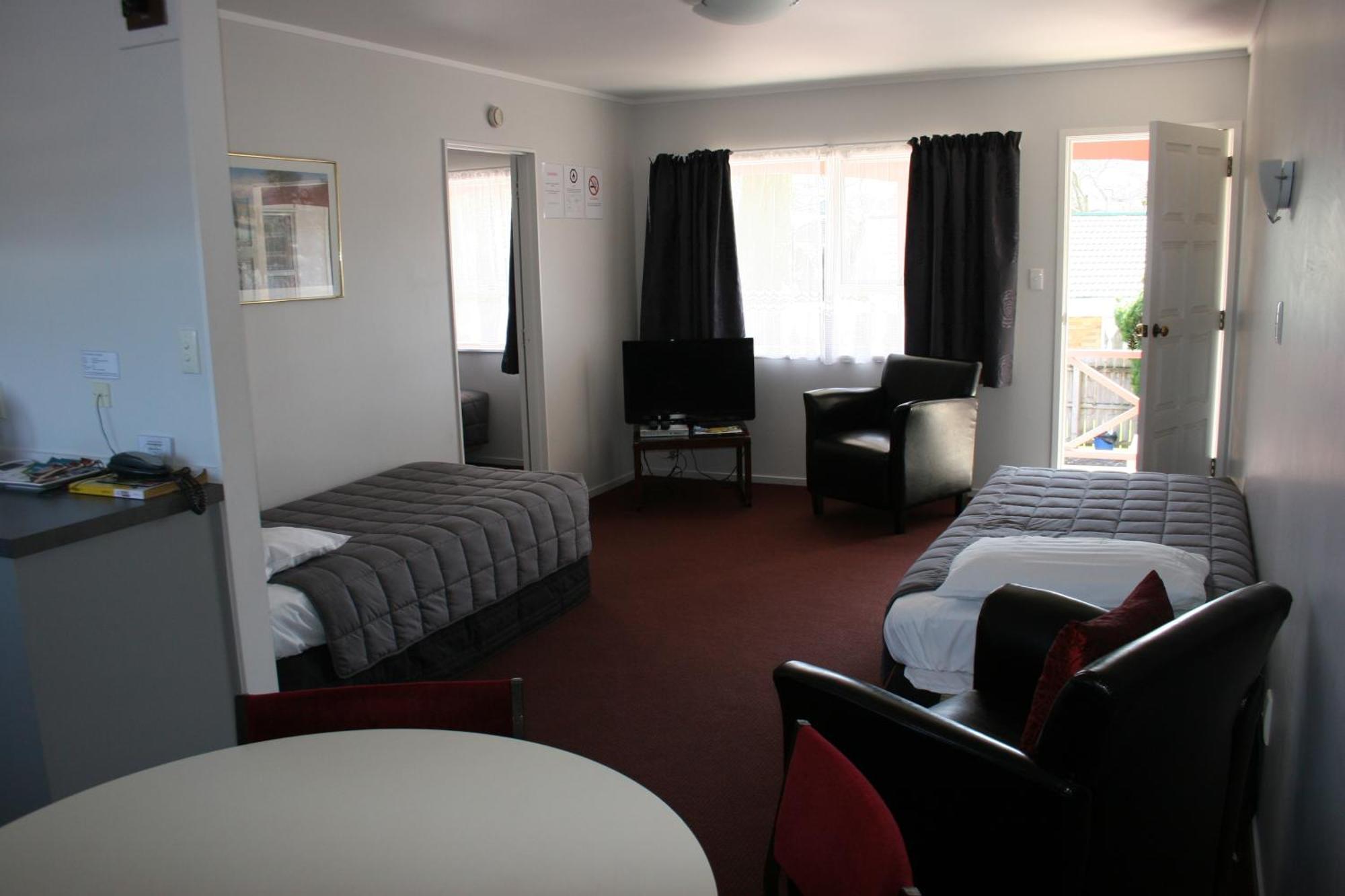 Burgundy Rose Motel Уангарей Екстериор снимка